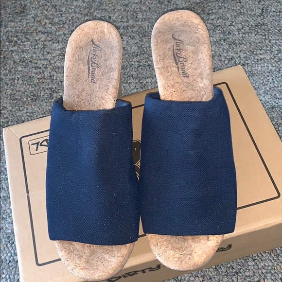 Black Slippers - Picture 1 of 4